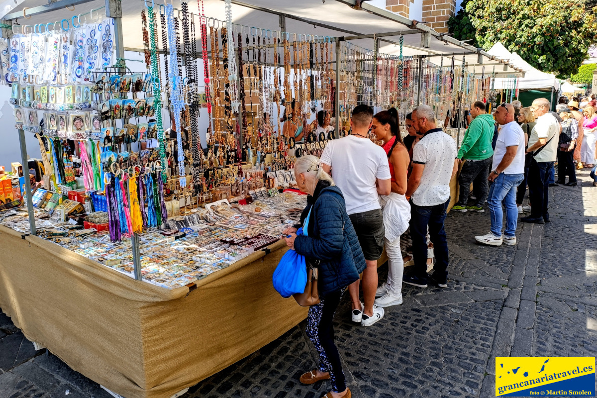 Private tour markets and mountains