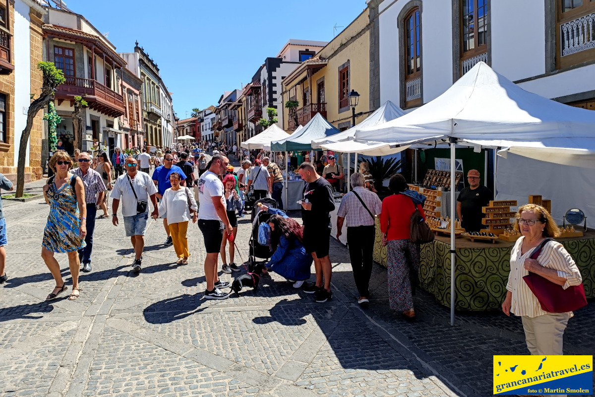 Private tour markets and mountains